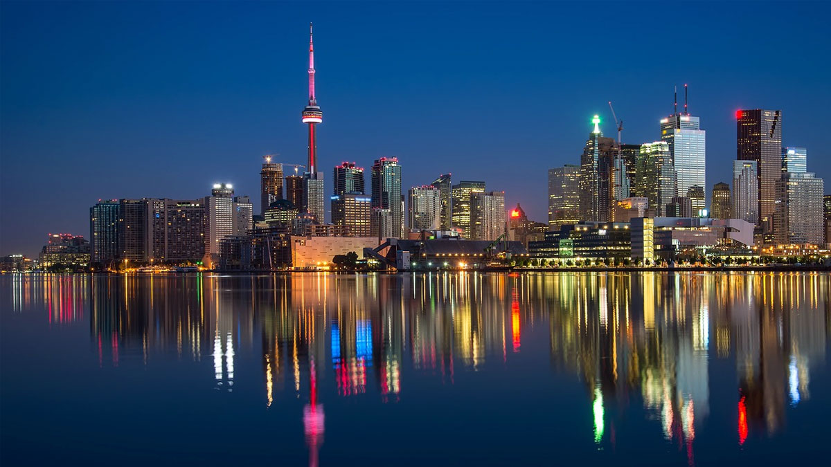 Breathtaking Nighttime View of Toronto, Ontario